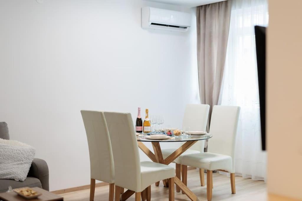 Apartment Dominicus Zara Esterno foto