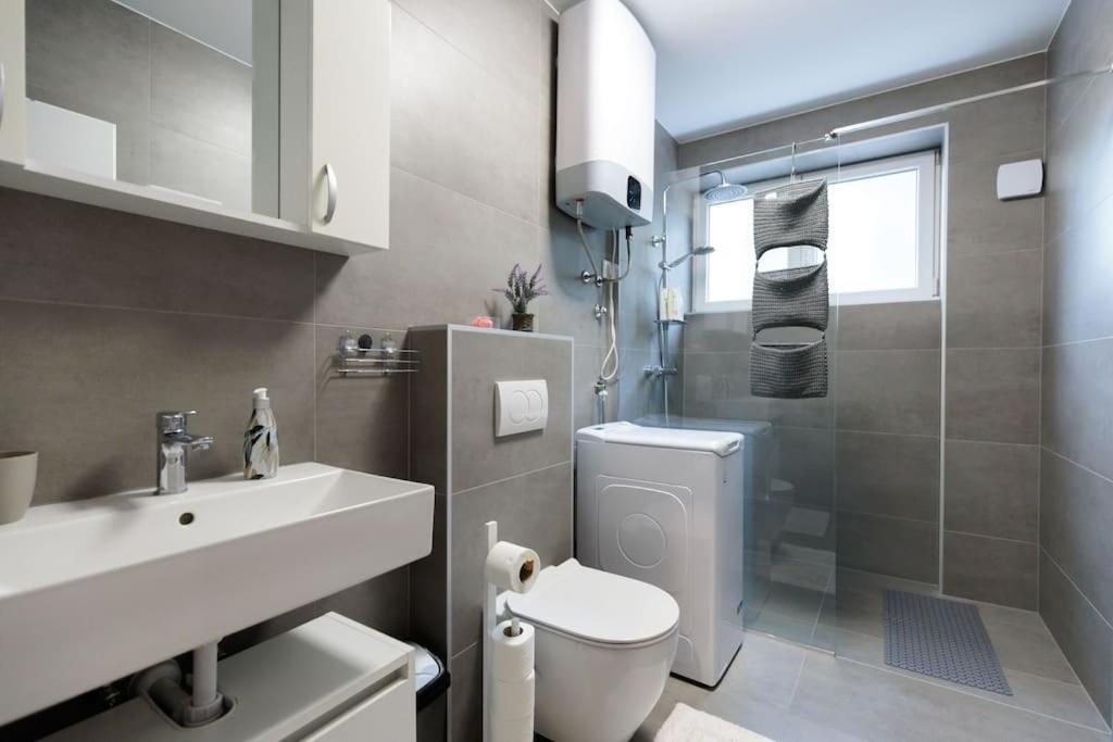 Apartment Dominicus Zara Esterno foto