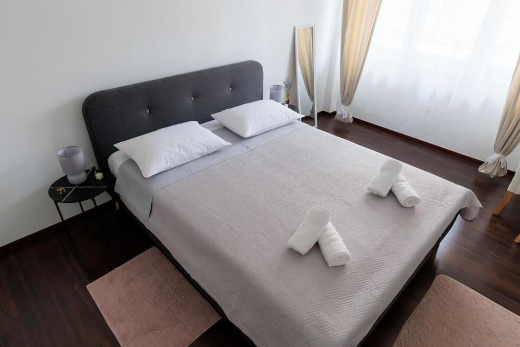 Apartment Dominicus Zara Esterno foto