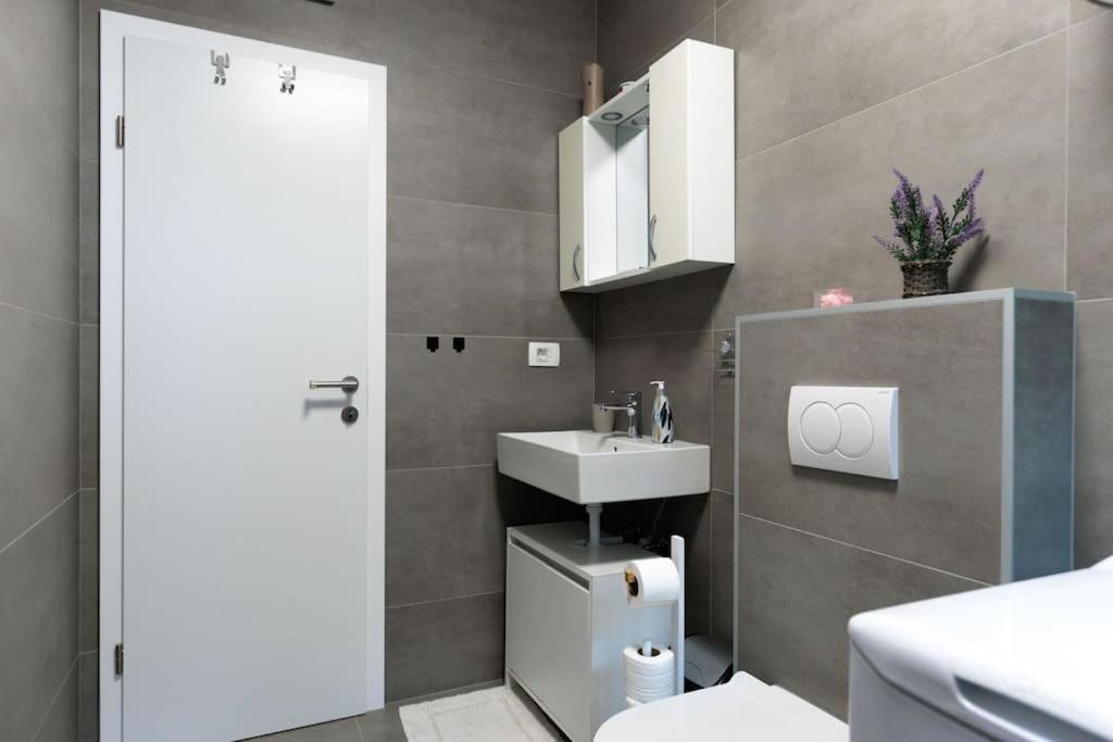 Apartment Dominicus Zara Esterno foto
