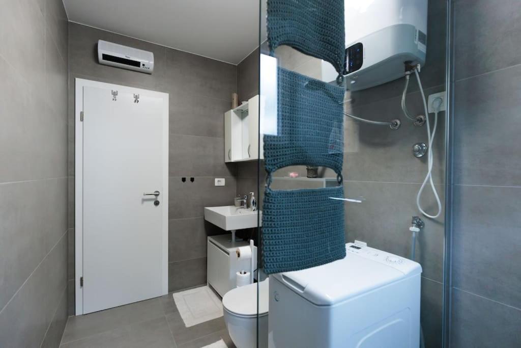 Apartment Dominicus Zara Esterno foto