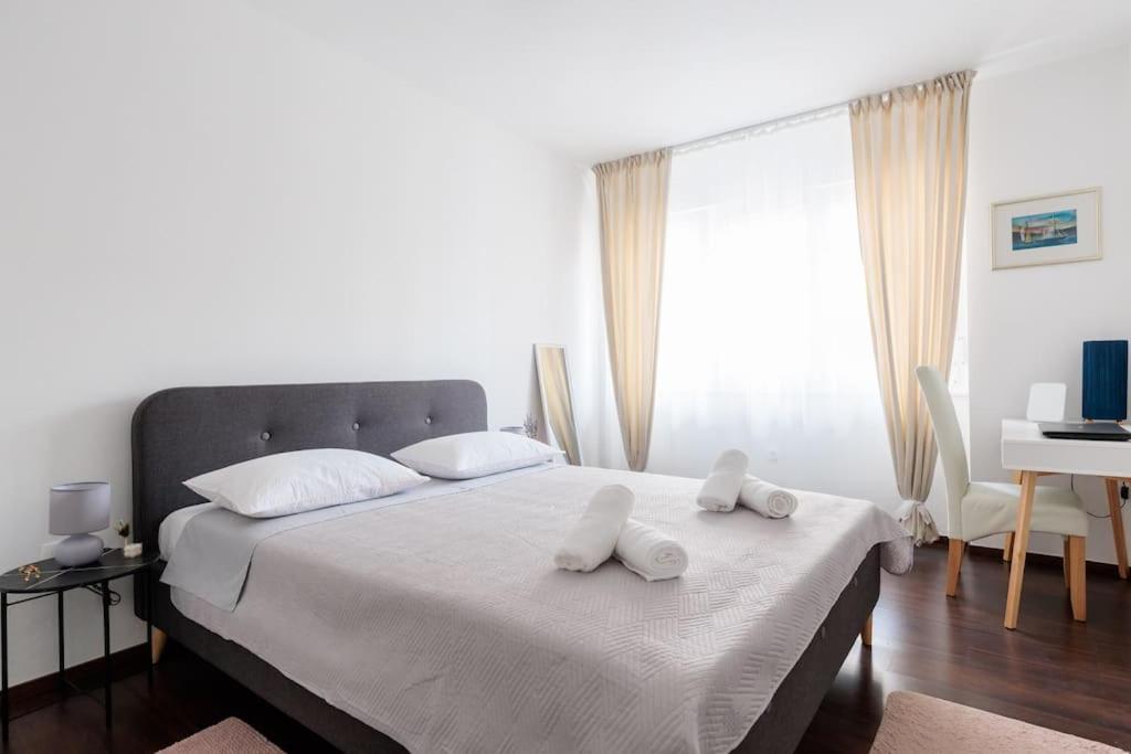 Apartment Dominicus Zara Esterno foto